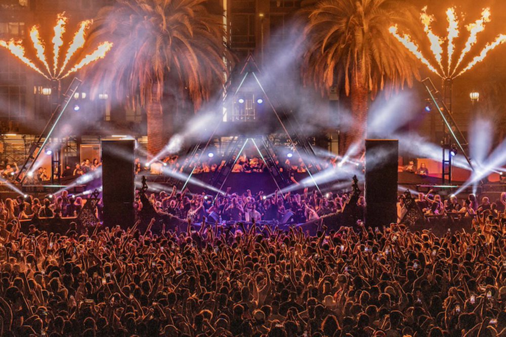 Knee-Deep-in-LA-by-Ahmed-Elgammal