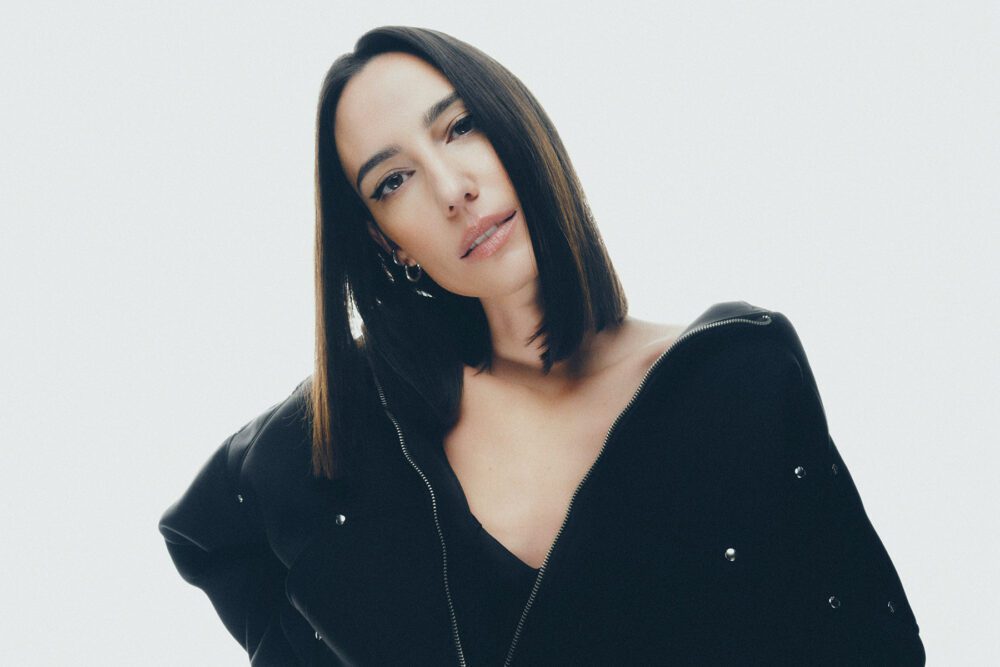 AMELIE-LENS-by-Daniil-Lavrowski